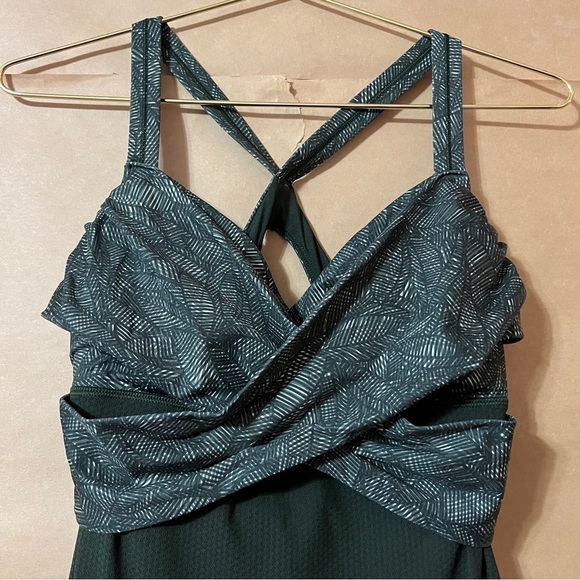 Lululemon | Wrap It Up Tank Top Built in Bra Crossover Jazzy Gator Green Size 8 - Picture 4 of 10